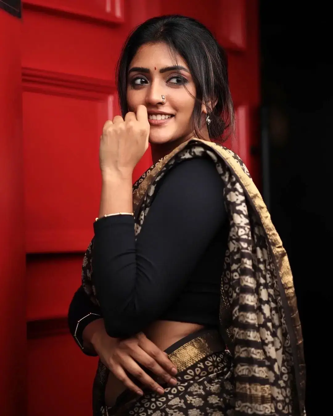 Beautiful Indian Actress Eesha Rebba in Black Saree